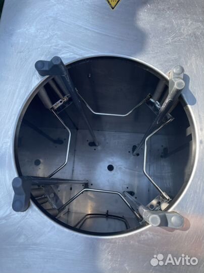 Диспенсер для тарелок подогреваемый