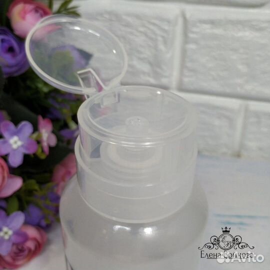 Емкость для жидкостей с помпой