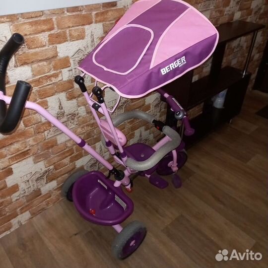 Трехколесный велосипед с ручкой