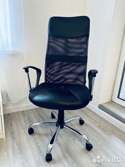 Компьютерное кресло руководителя