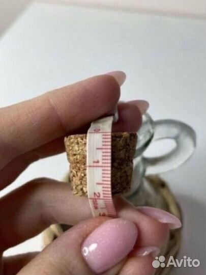 Кувшин маленький стеклянный с пробковой крышкой