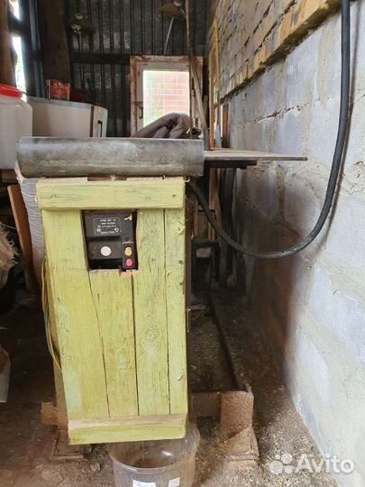 Деревообрабатывающий станок