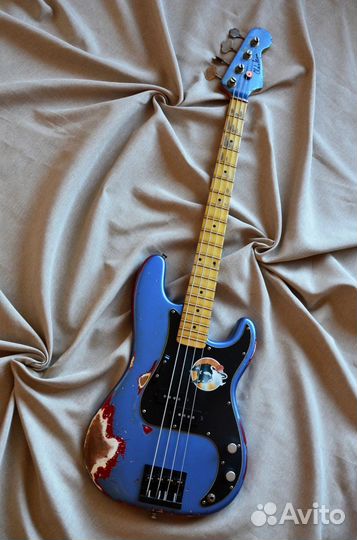Бас гитара precision bass Old Man Customs