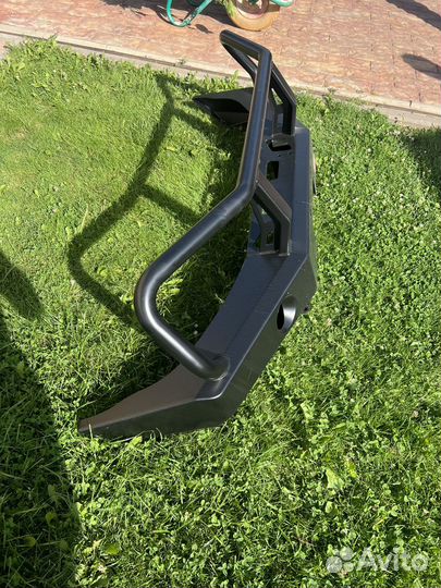 Передний силовой бампер риф