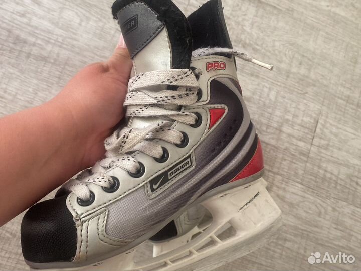 Хоккейные коньки bauer