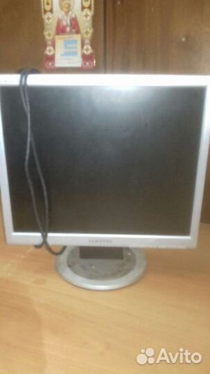 Монитор Samsung