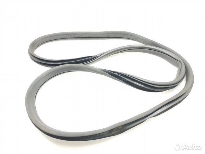 Уплотнитель двери задний левый Land Rover