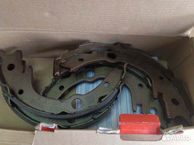 Колодки ручного тормоза Toyota Avensis Corolla