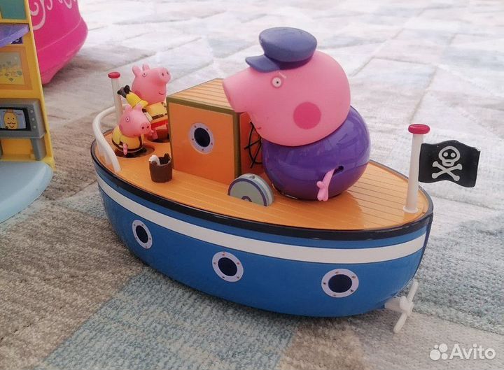 Дом Свинки Пеппы и кораблик