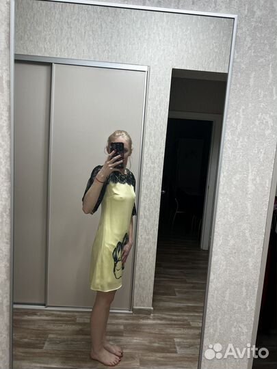 Платье женское с кружевом