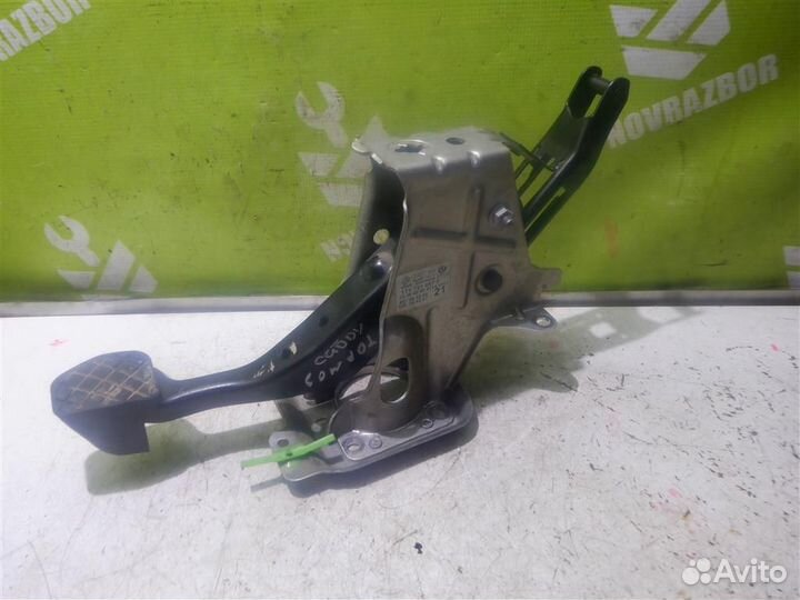 Педаль тормоза Фольксваген Кадди Кэдди 3