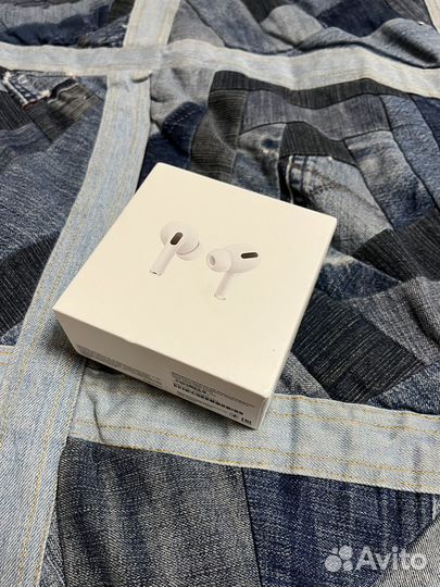 Наушники AirPods Pro