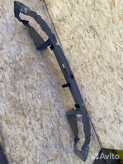 Телевизор (рамка радиатора) Land Rover Freelander