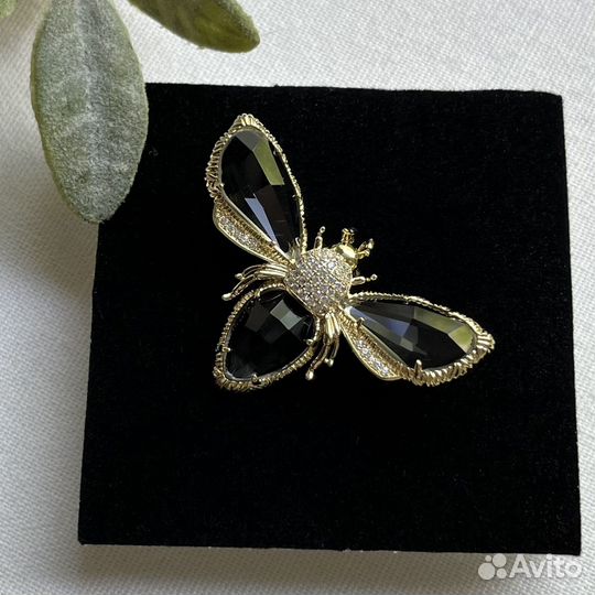 Брошь пчела хрустальная