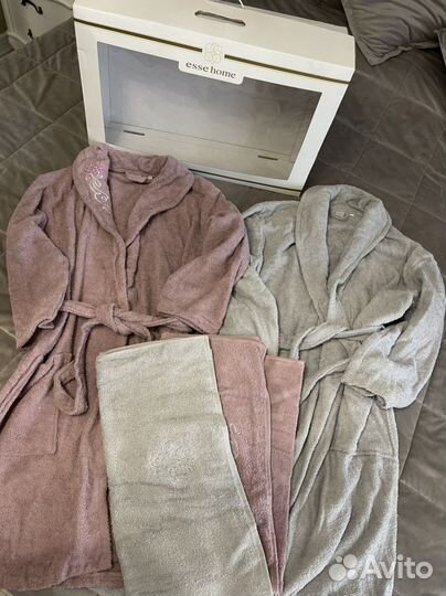 Подарочный набор два халата+ полотенцы