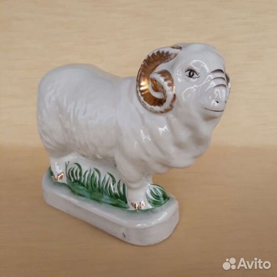 Фарфоровая статуэтка Барашек/Баран