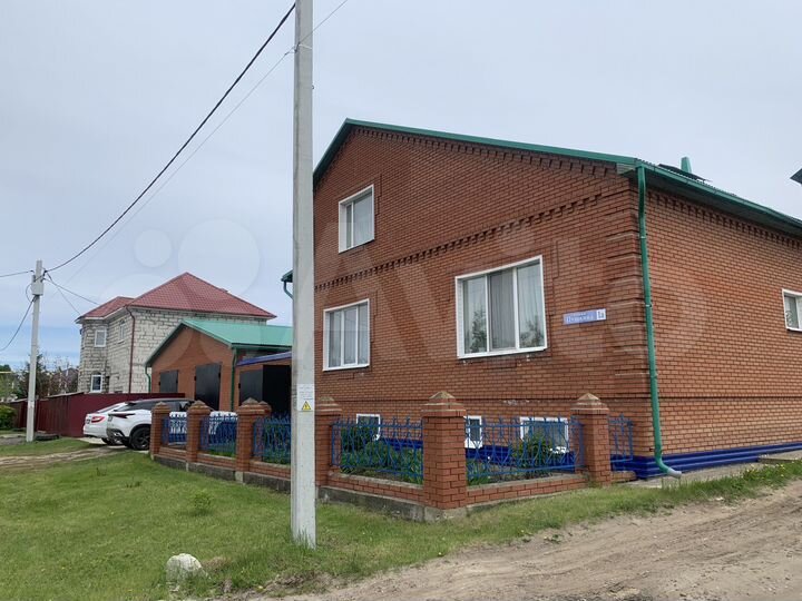 Коттедж 376,4 м² на участке 15 сот.