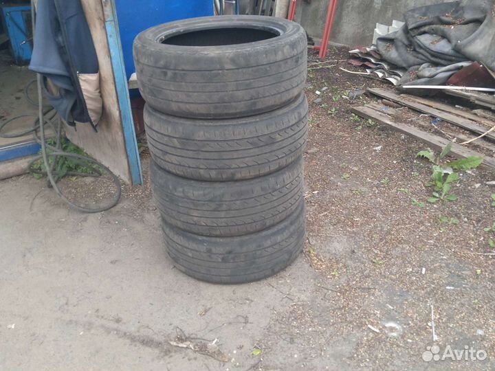 Vida VV 215/50 R17 95T