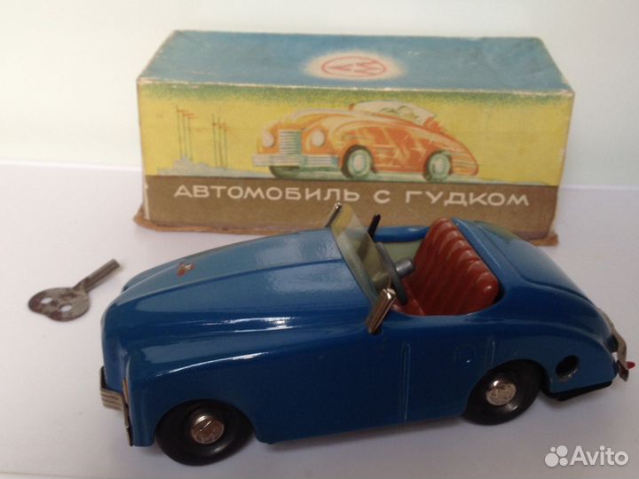Игрушка заводная СССР автомобиль С гудком лзм