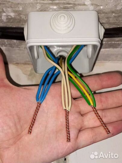 Услуги электрика с выездом на дом 24/7