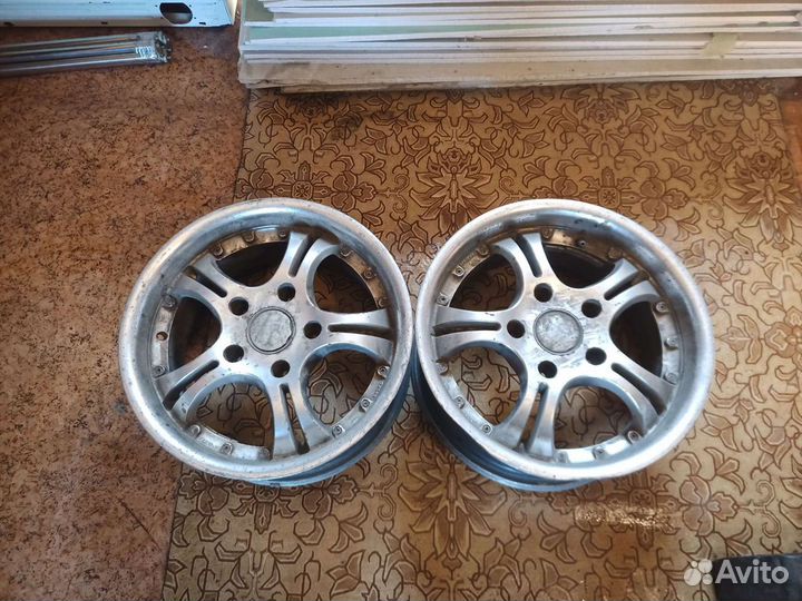 Диски истана