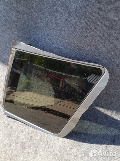 Стекло глухое заднее правое Land Rover Freelander