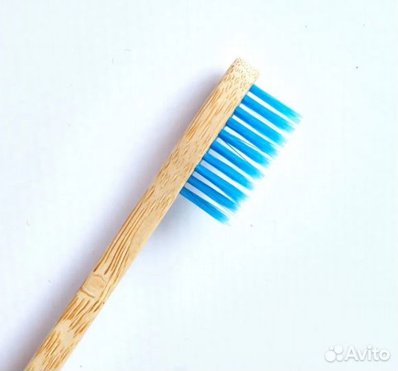 Бамбуковая зубная щетка
