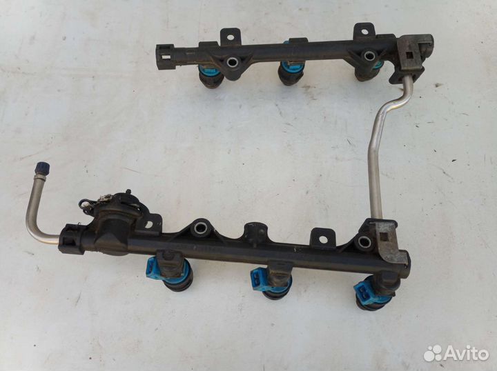 Топливная рампа с форсунками Rover 75 2.0 20k4f v6