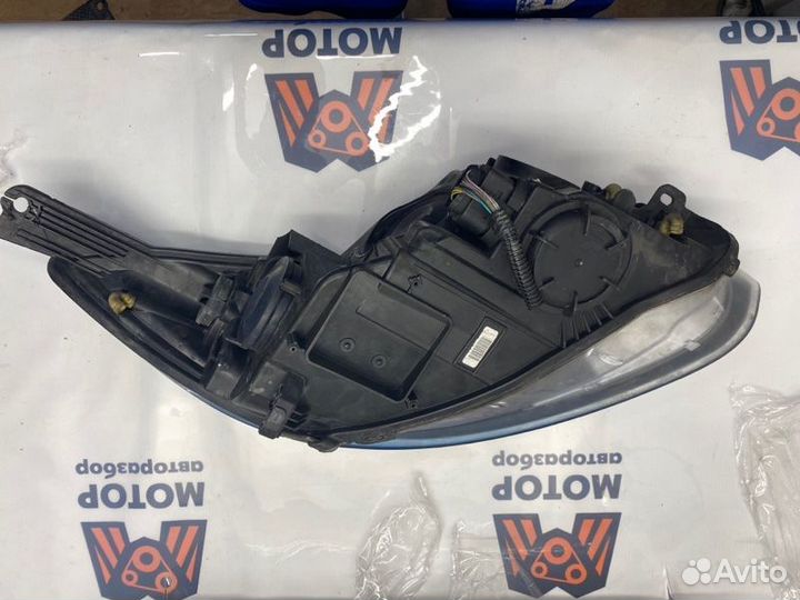 Фара левая Ford Focus 3 хетчбэк 1.6L duratec