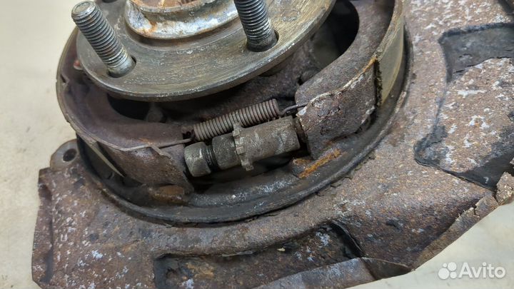 Ступица (кулак, цапфа) правая задняя Mitsubishi Outlander XL