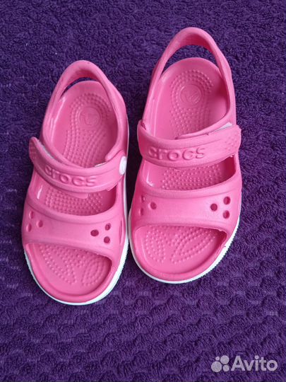 Сандали для девочки crocs