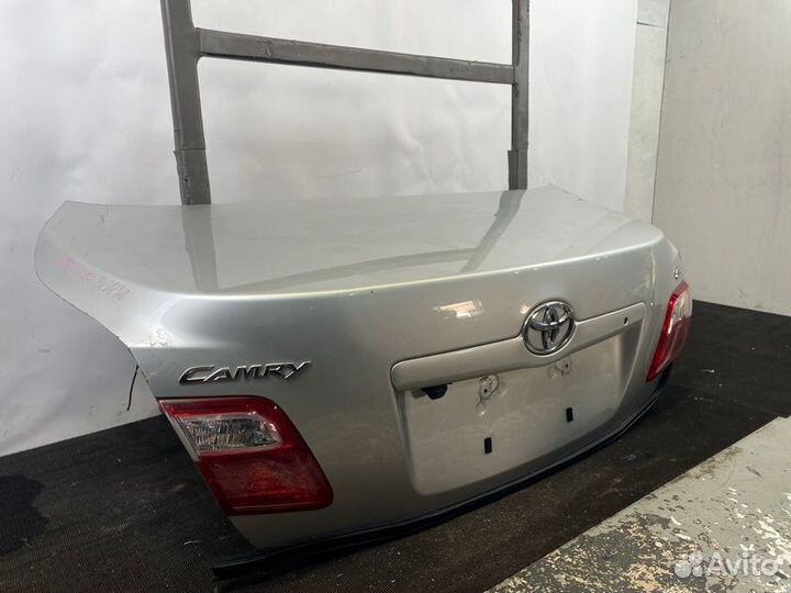 Крышка багажника Toyota Camry