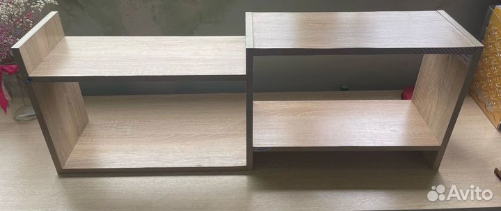 Объявление о продаже деревянной книжной полки