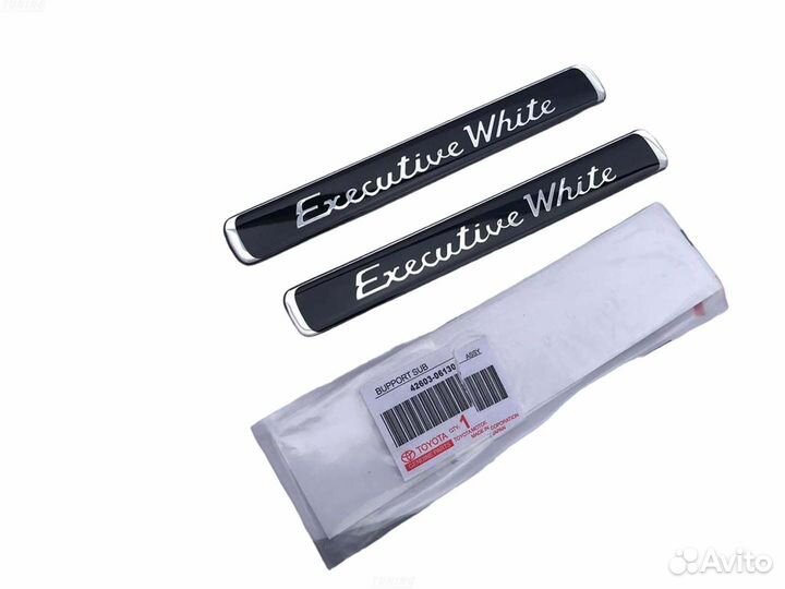 Эмблема Toyota Land Cruiser 200 J4420