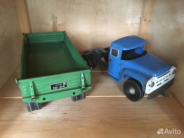 Игрушка машинка ЗИЛ