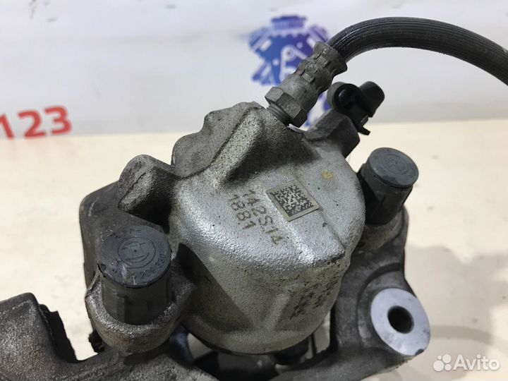 Суппорт тормозной передний левый Bmw 1 Series F20