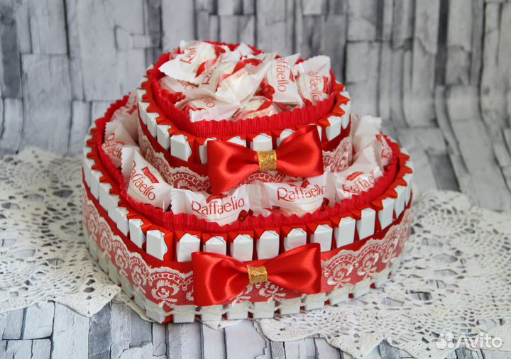 Тортик-сердце с киндерами и Рафаэлло