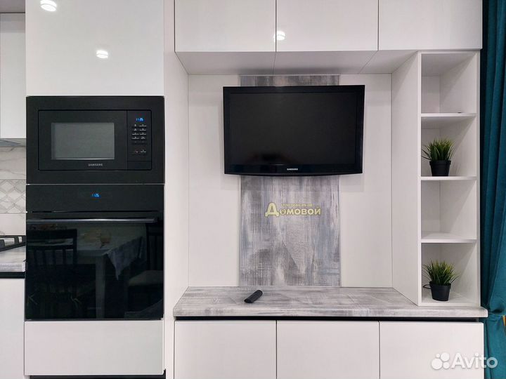 Кухонный гарнитур с зонированием