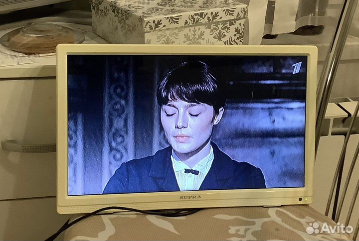 Телевизор supra 40см