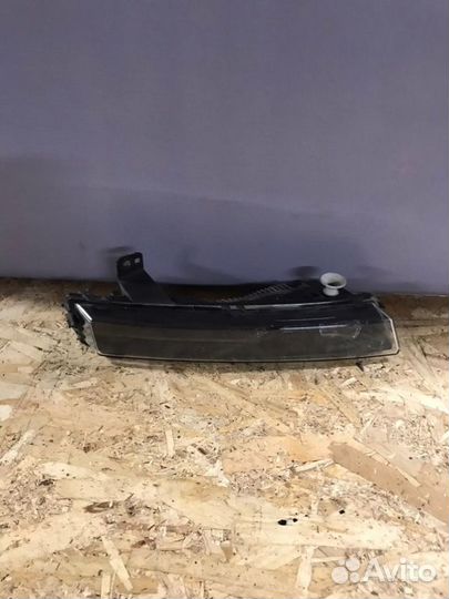 Фара противотуманная левая Land Rover Range Rover