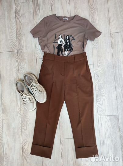 Продам брючный костюм женский