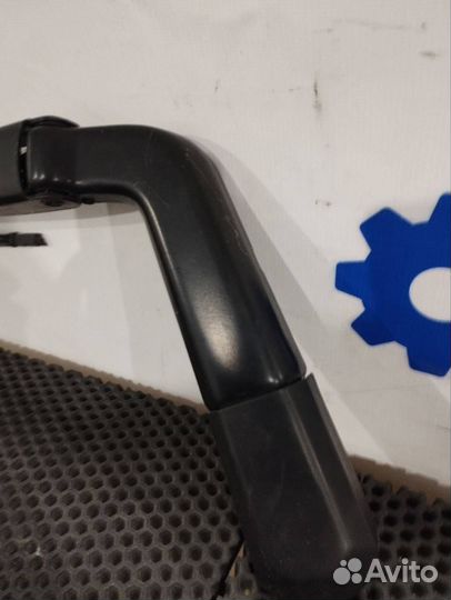 Поводок стеклоочистителя правый Volvo FH5 82485664