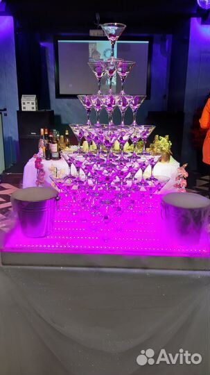 Пирамида бокалов, Горка шампанского