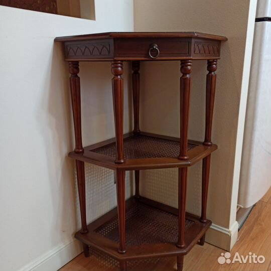 Шкаф, сервант