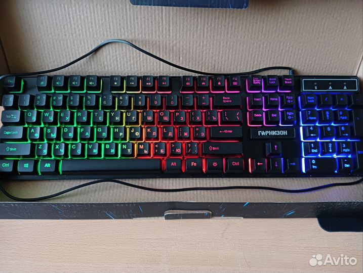 Игровая клавиатура с подсветкой и мышка