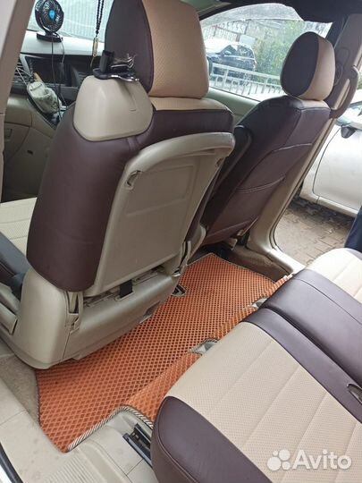 Авточехлы из экокожи toyota isis