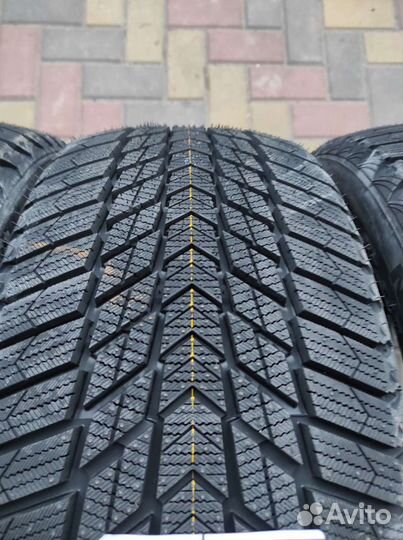 Nexen Winguard Ice Plus 225/45 R17