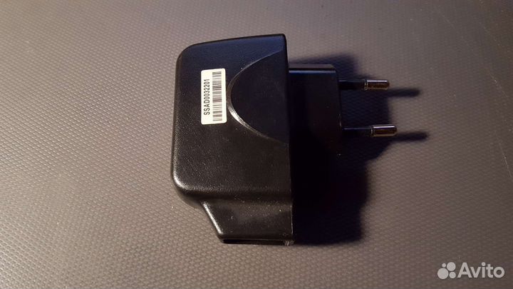 Фирменная зарядка LG (travel adapter)
