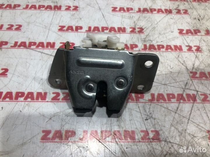 Замок двери багажника Mitsubishi Airtrek CU5W 4G69