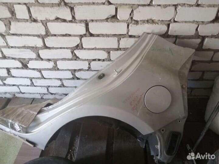 Продам заднее левое крыло от Тойота Аква